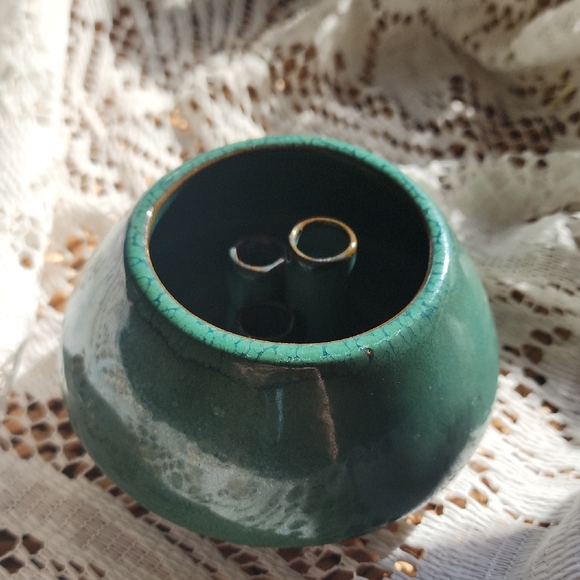 Vintage Green Glazed Crackle Rim 3 Hole Flower Frog - Picture 3 of 5